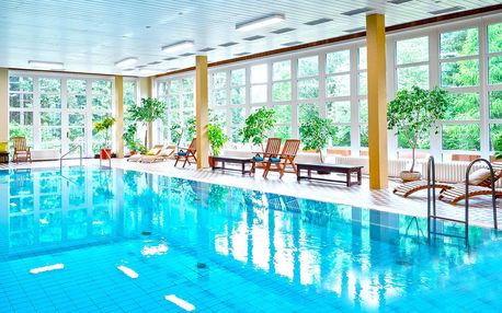 Letní dovolená v Harrachově na 8 dní: polopenze, bazén, 2x oběd, wellness procedury a Harrachov Card