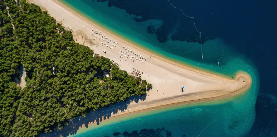Nejhezčí pláž v Chorvatsku Zlatni Rat