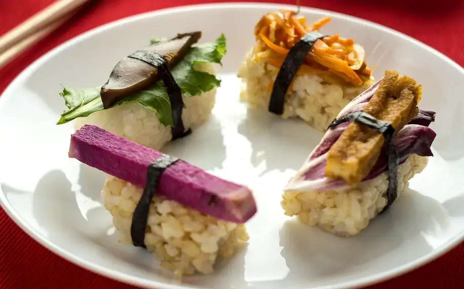 Online kurz výroby sushi: 2,5 hod. videolekcí