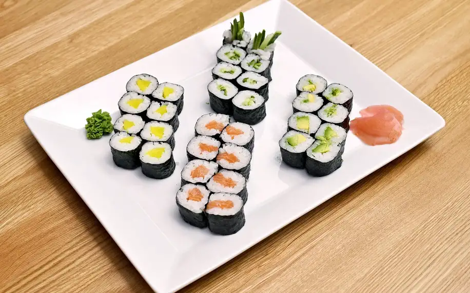 24–74 ks sushi: maki, nigiri, závitky i wakame