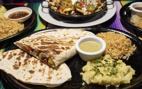 Mexické jídlo až pro 2 osoby: tacos, burros i quesadilla