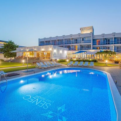 Výborný relax v Hotelu Senec na břehu Slunečních jezer hned při Aquaparku