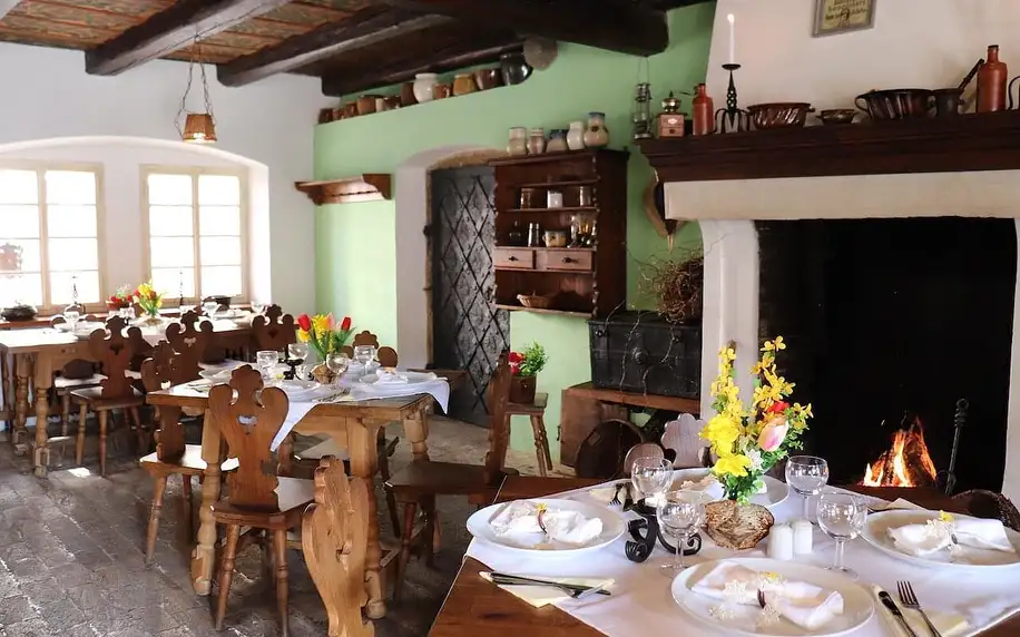 Pobyt se snídaní v historických pokojích ve Frýdlantu