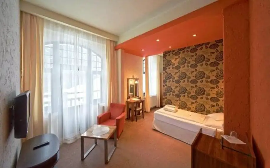 Mariánské Lázně: 4* Hotel St. Moritz Spa & Wellness s procedurou a neomezeným vstupem do bazénu + polopenze