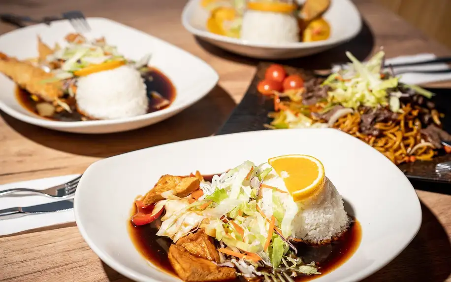 Asijské menu dle výběru: krevety, kuře i tofu