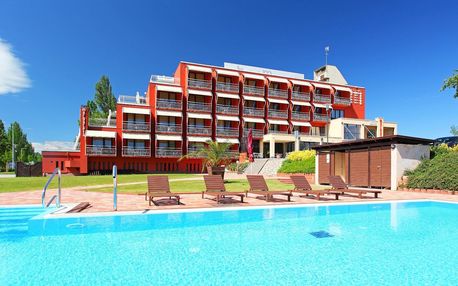 Hotel s wellness a polopenzí na břehu Balatonu