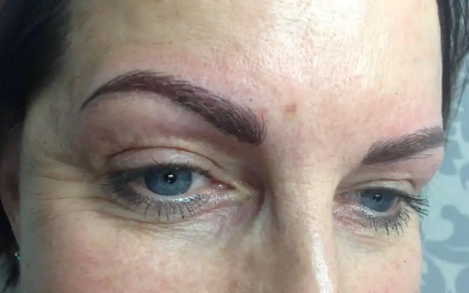 Permanentní make-up: oční linky či obočí