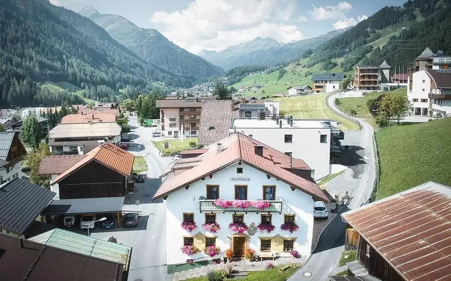Rakouské Alpy: Pension der Steinbock - das 300 Jahre alte Bauernhaus - TIROL