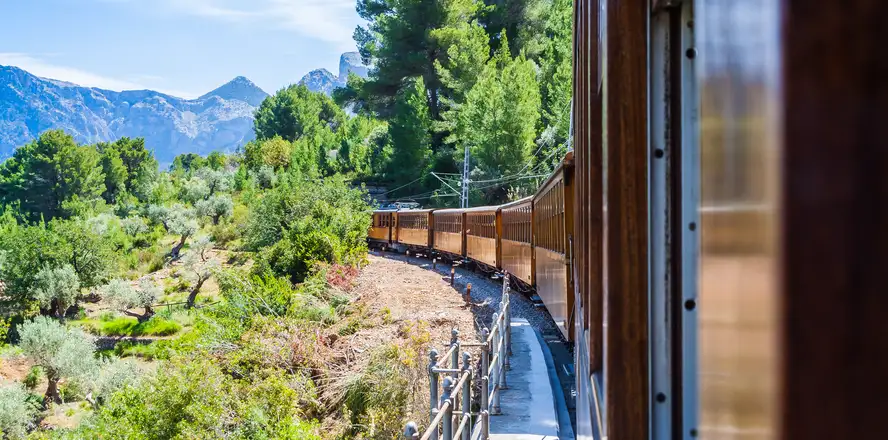 Historický dřevěný vlak na Mallorce
