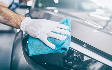 Pečlivé ruční mytí vašeho vozidla vč. podvozku