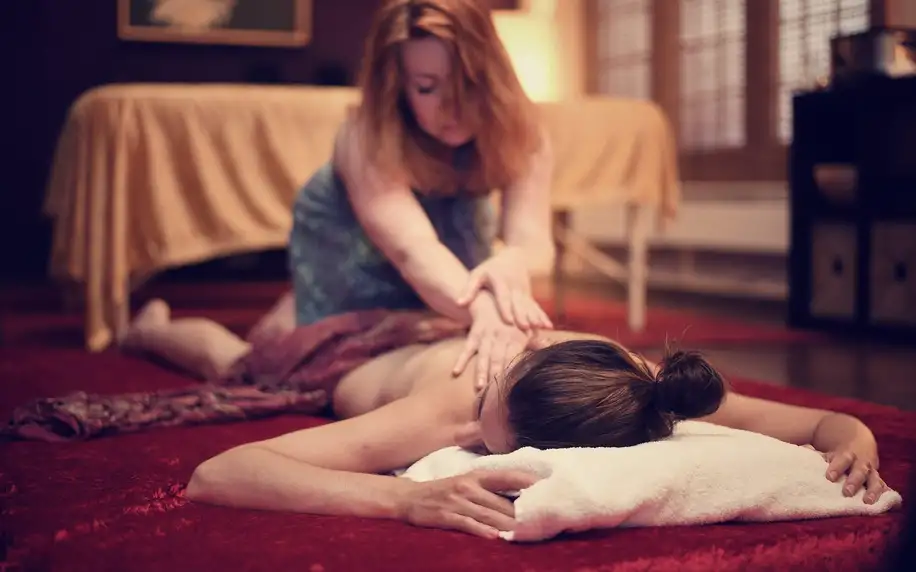 Tantrická masáž pro ženy, muže i páry: až 120 min.