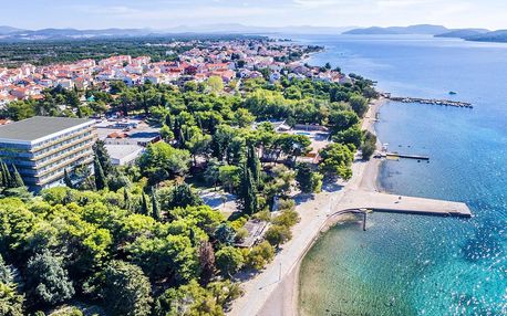 Vodice v Chorvatsku: hotel u pláže, polopenze, bazén