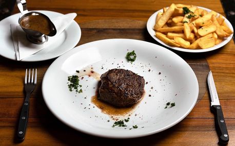 Steak v mučírně: pravá hovězí svíčková pro 1 i 2 os.