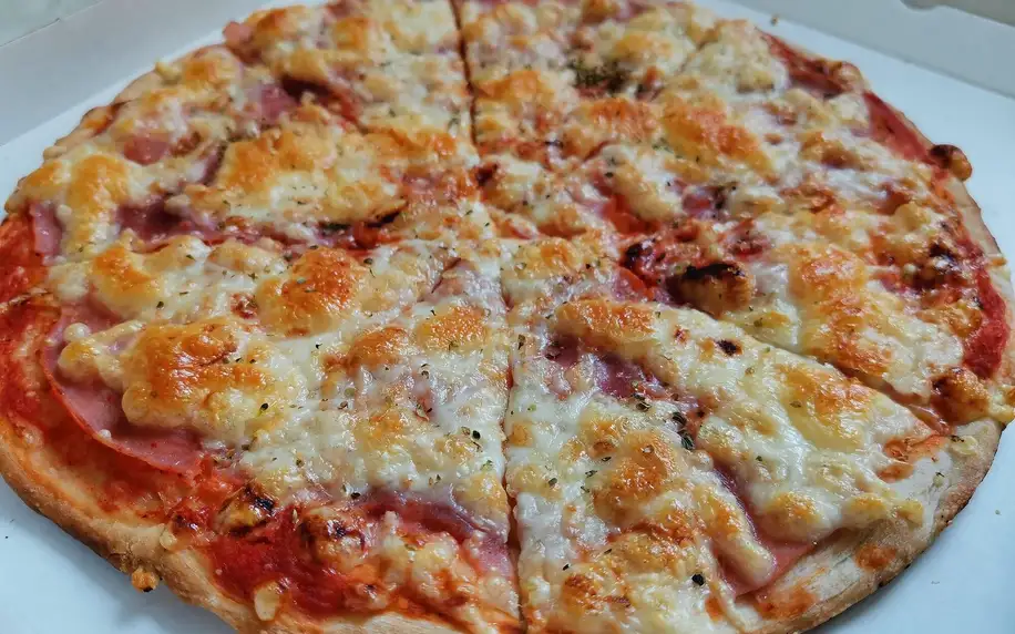 2× pizza dle výběru (⌀ 32 cm) s rozvozem po Opavě