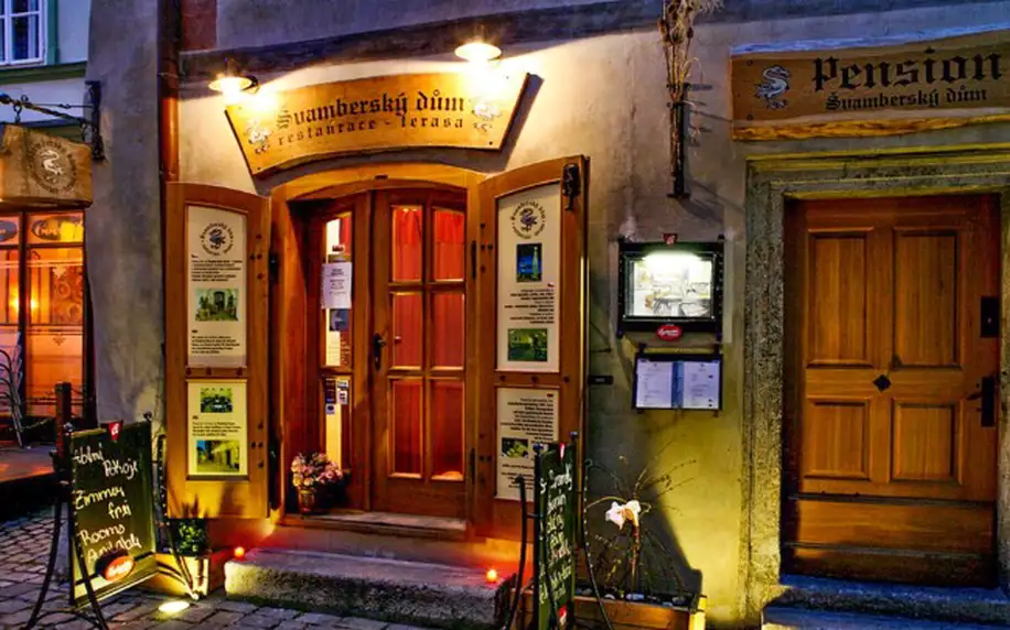 Český Krumlov: Pobyt přímo v historickém centru města v Hotelu Švamberský dům se snídaněmi formou bufetu