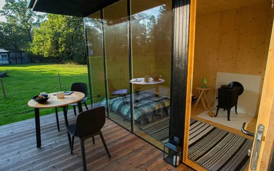 Ubytování v energeticky soběstačném tiny housu s vlastní saunou