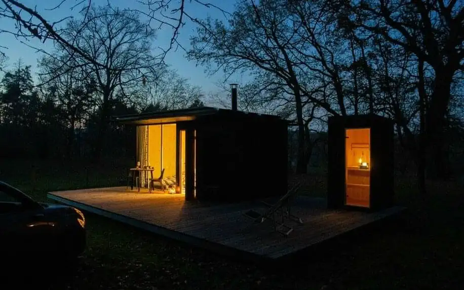 Ubytování v energeticky soběstačném tiny housu s vlastní saunou