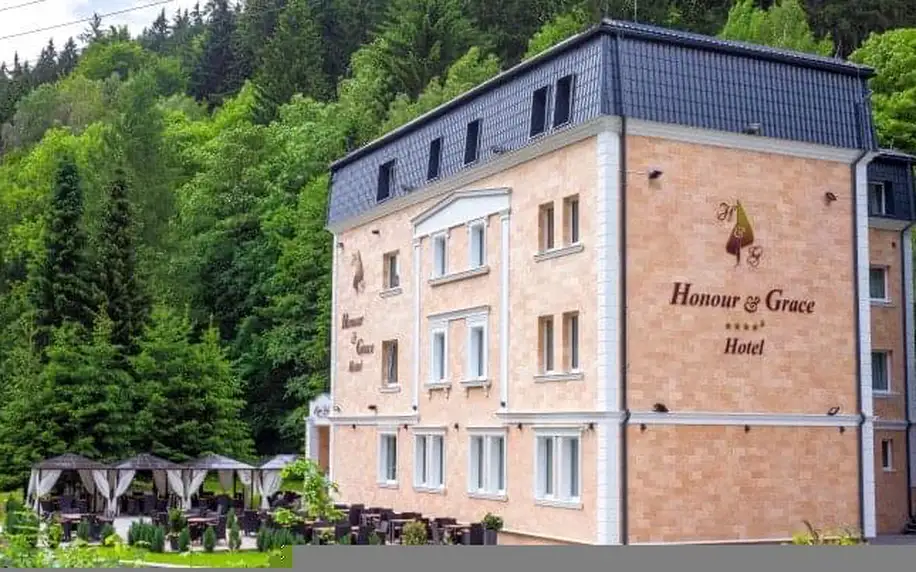 Krušné hory: Hotel Honour & Grace **** s privátním wellness a polopenzí s gurmánskými večeřemi + welcome drink