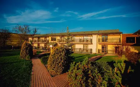 Bešeňová, Nízké Tatry: Sojka Resort - Hotel & Drevenice