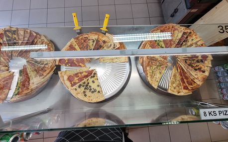 Pizza o průměru 32 či 45 cm nebo kebab dle výběru