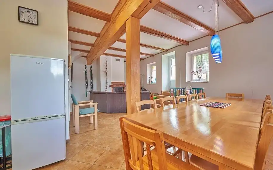 Královehradecký kraj: Spacious Holiday Home in Lampertice with Swimming Pool