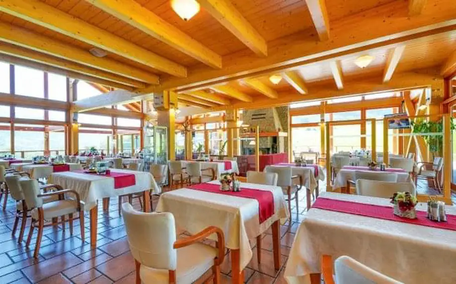 Beskydy luxusně v Golf & Ski Resortu Ostravice **** se snídaní, denně vstupem do wellness a olejovou masáží