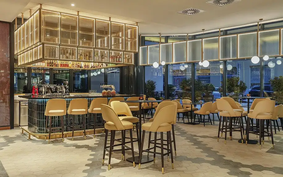 Designový hotel se střešním barem v centru Budapešti