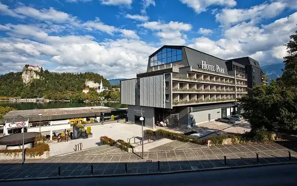 Hotel Park (Bled), Jezero Bled