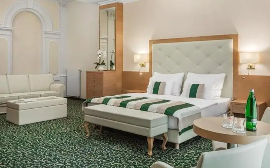 Mariánské Lázně v centru: Grandhotel Nabokov **** s polopenzí, neomezeným wellness a saunami + masáž