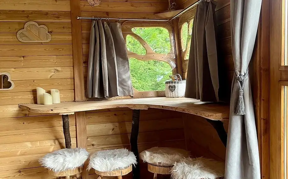 Pobyt se snídaní a saunou v treehousu na jihu Čech