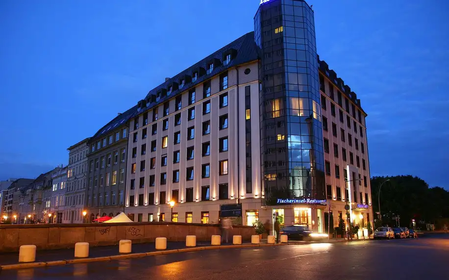 Berlín: 4* hotel v centru, snídaně, wellness i currywurst