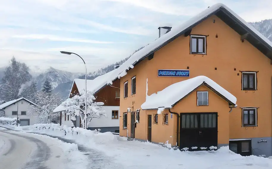 Pobyt se snídaní v penzionu v rakouských Alpách, 2 km od sjezdovky