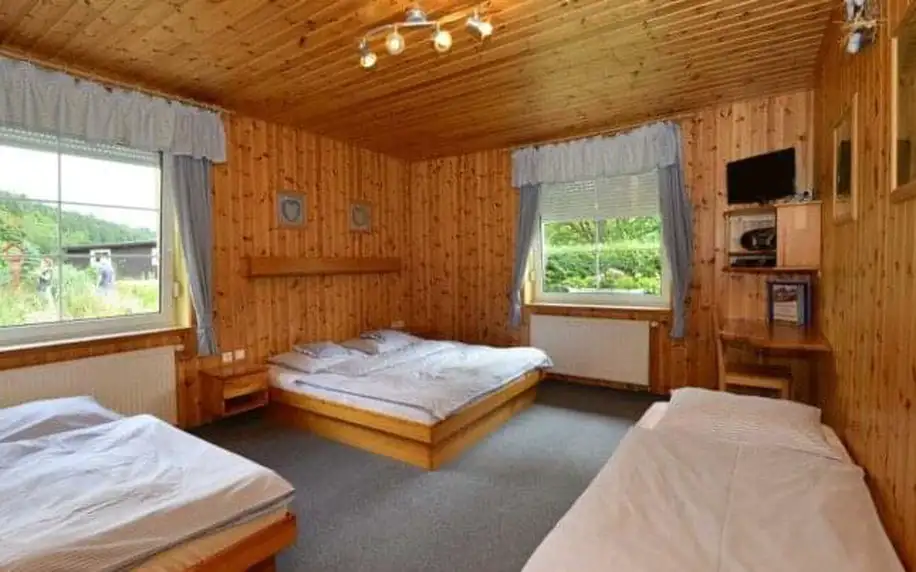 Relax v Jizerských horách: Jóga & Wellness Resort Uko se snídaní/polopenzí + bazén se slanou vodou a 3 sauny