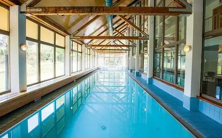 Slovinsko 100 m od Bohinjského jezera: Hotel Jezero **** se snídaní/polopenzí a vstupem do bazénu i sauny