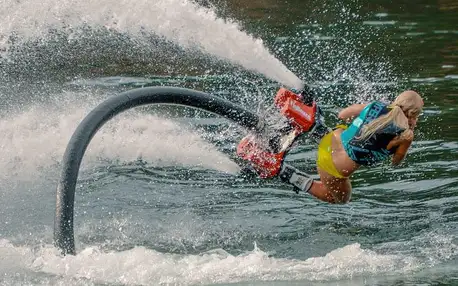 Flyboarding - vodní sport plný akce
