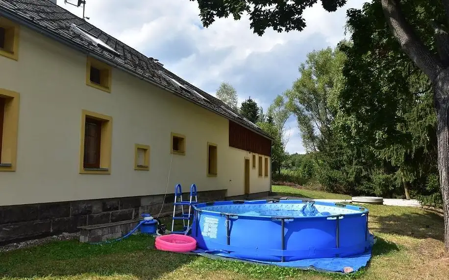 Královehradecký kraj: Spacious Holiday Home in Lampertice with Swimming Pool