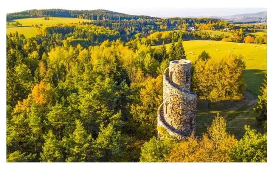 CHKO Slavkovský les: Pobyt na Zámku Kamenný Dvůr s gurmánskou polopenzí, neomezeným wellness + piknikový koš