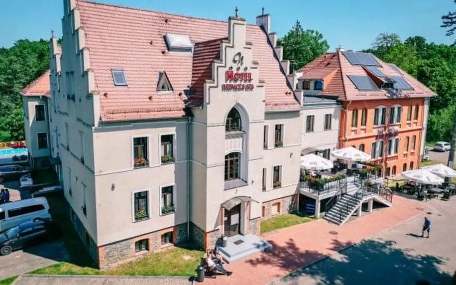 Polsko: Soví hory u hranic s ČR v Hotelu Niemcza Wino & Spa *** s neomezeným wellness, procedurami a polopenzí