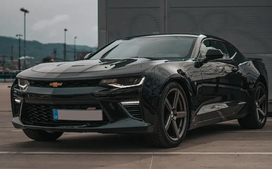 Mustang Cabriolet nebo Chevrolet Camaro na 24 hod.