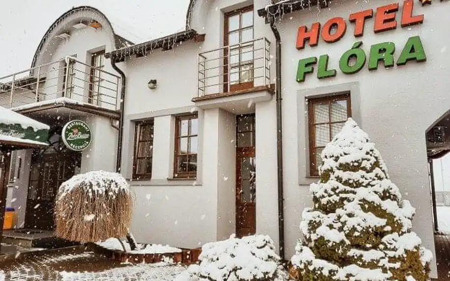 Bešeňová: Pobyt jen 200 m od termálních lázní v Hotelu Flóra s chutnou polopenzí a 10% slevou do aquaparků