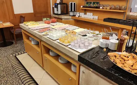 Bufetová snídaně v hotelu Ramada na Václaváku
