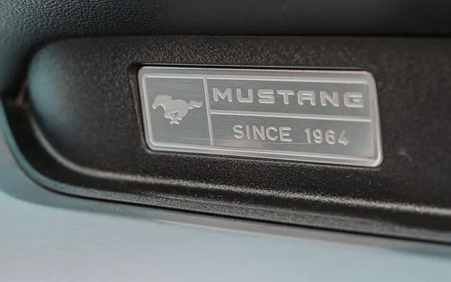 Zážitková jízda i pronájem Mustang Cabriolet