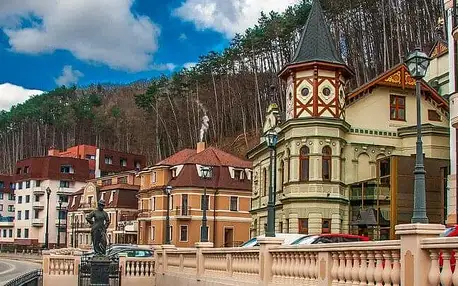 Trenčianske Teplice: Hotel Most Slávy *** s neomezeným wellness, lázeňským bazénem a polopenzí + masáž