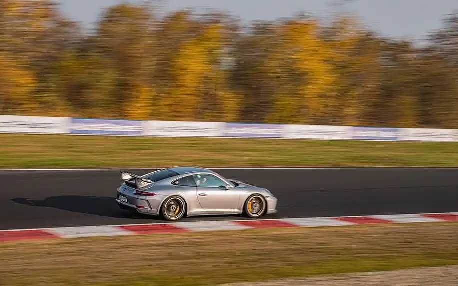 Spolujezdcem v Porsche 911 GT3 na okruhu Autodromu Sosnová