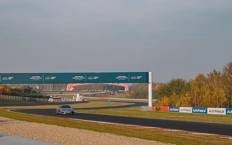 Jízda v Porsche 911 GT3 na velkém závodním Masarykově okruhu v Brně
