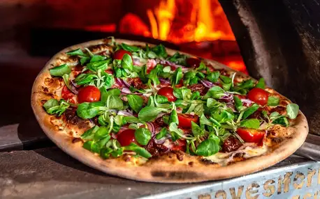 Chuť Itálie: 2 pizzy z pece na dřevo v nové restauraci