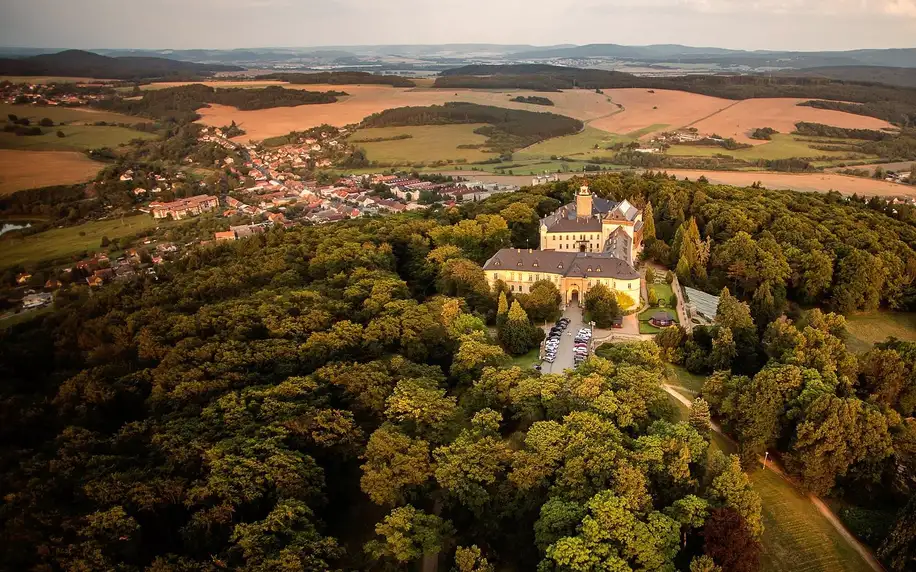 Snový Chateau Zbiroh: zámecká večeře i wellness