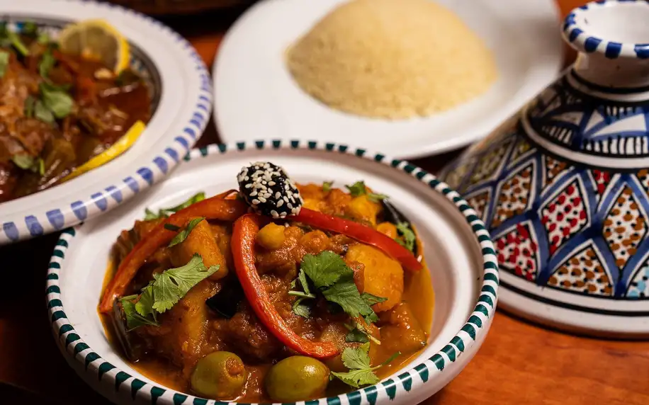 Marocké 4chodové menu: kuřecí, rybí i vege tažín