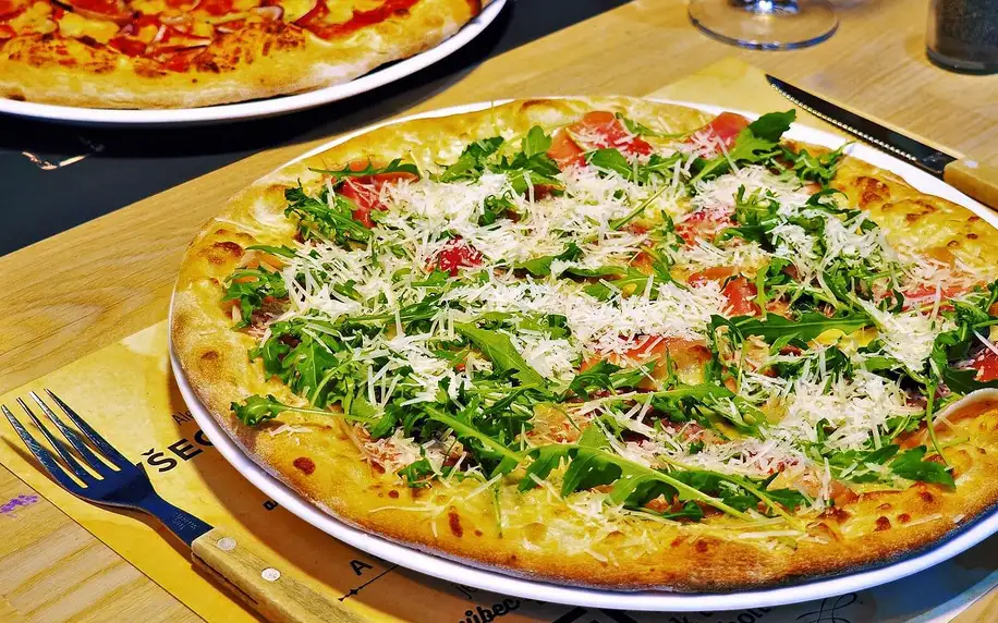 Chuť Itálie: 2 pizzy z pece na dřevo v Líšni