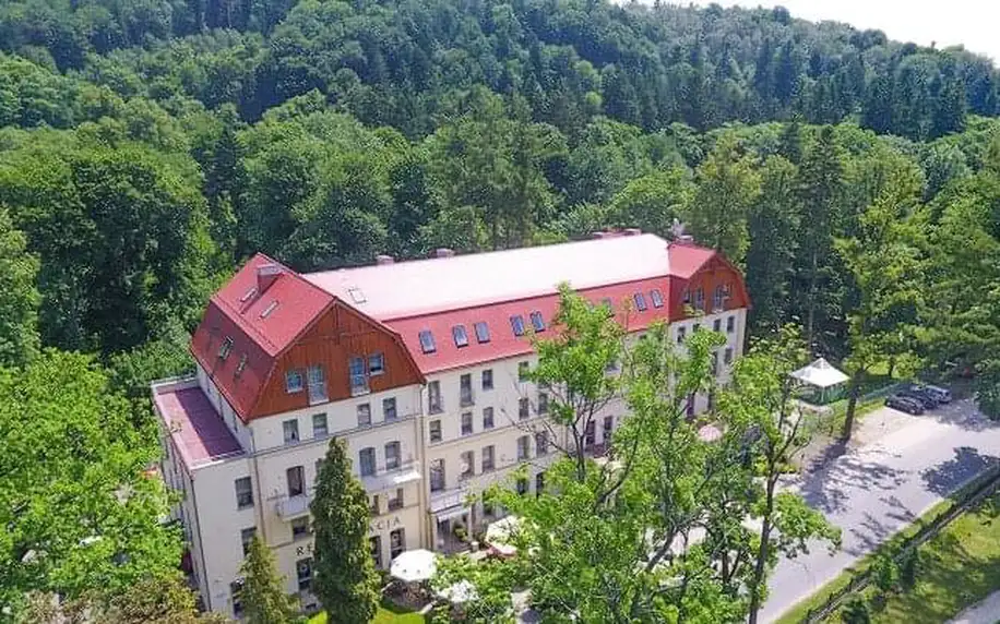 Polsko u českých hranic: Lázeňský Hotel Spa Medical Dwór Elizy *** s neomezeným wellness, masáží a polopenzí